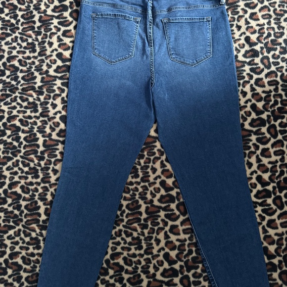 Old Navy Rockstar Mid Rise Jeans / Tall - Picture 6 of 6